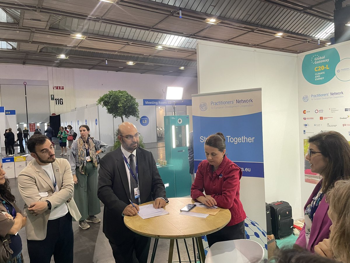 fiap_es's tweet photo. 💬 Alexei Jones, @ECDPM: “Public Sector Expertise is key to implement the #PolicyFirst principle. #PsE is a very important component for #inclusiveness.
#EDD22 https://t.co/BQ66YfFrdI
