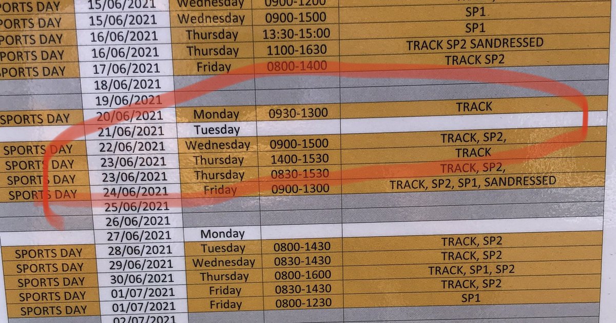 LekremCreat's tweet photo. So… nope. No school showing up today at the #paddingtonRec. Sports facilities closed from 9 to 15. It’s 10.13 am. Empty. Seriously, this is not right. @ActiveWCC @w9maidavale https://t.co/8AaWB6Ahu8