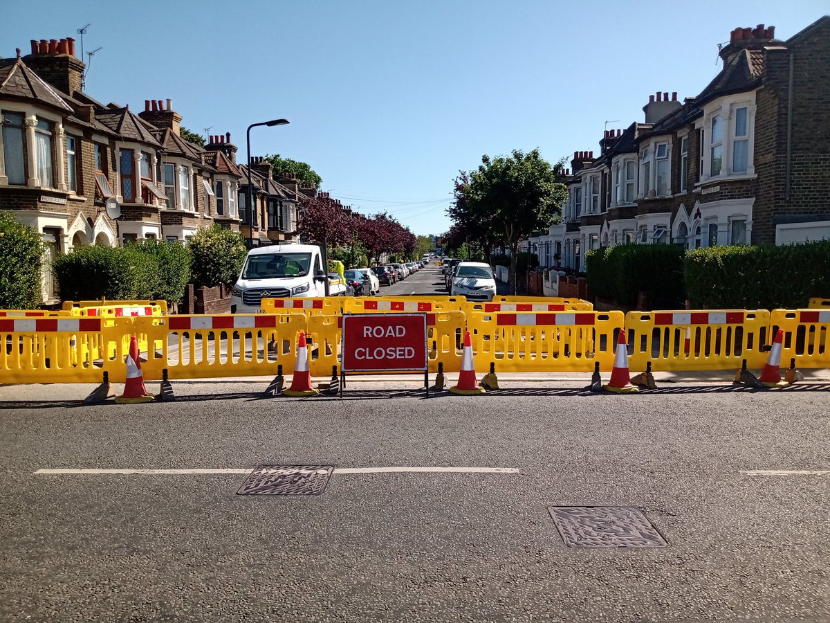 Labourstone's tweet photo. Gr8 to see works progressing on the latest @wfcouncil #ModalFilter on #WindsorRdE10 #Leyton. The road is now effectively closed to through traffic! #MiniLTN #FillingInTheGaps! @willnorman @WeSupportWFMH @allpartycycling @HSscorecard @SustransLondon @London_Cycling @MumsForLungs https://t.co/YtpiBbIgSf