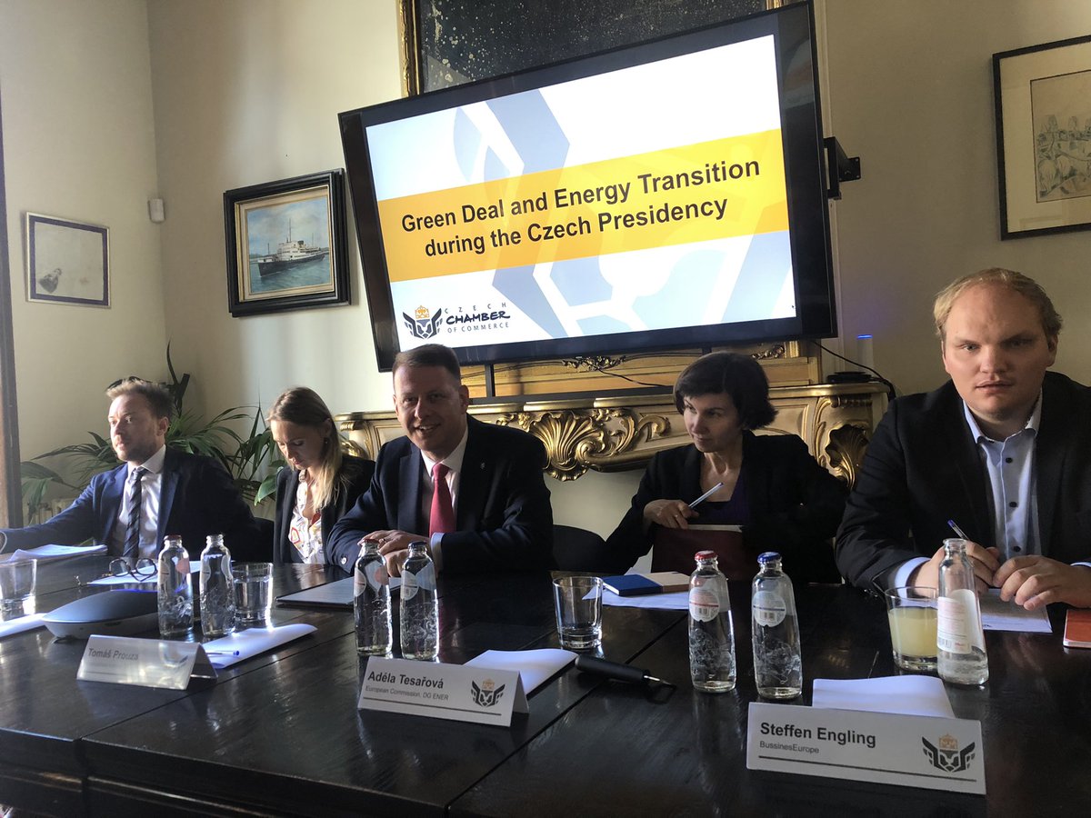 YEP_BXL's tweet photo. How will the @EU2022_CZ tackle the current energy challenges? How will the #EUGreenDeal progress? This and more being discussed right now under the auspices of @Hokomora. Many thanks to @VNemecEU and N+C for hosting.  @YEP_BXL watching closely! https://t.co/yKtUjU71II