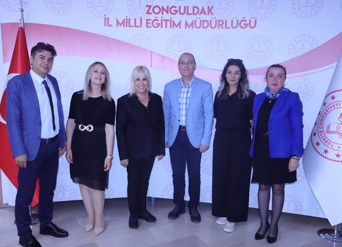 EYUDER Zonguldak Yönetim Kurulu Üyeleri, İl Millî Eğitim Müdürümüz Züleyha ALDOĞAN'ı ziyaret ettiler.

<a href="/zuleyhaaldogan/">Züleyha Aldoğan</a>
<a href="/EYUDERZonguldak/">EYUDER Zonguldak</a>