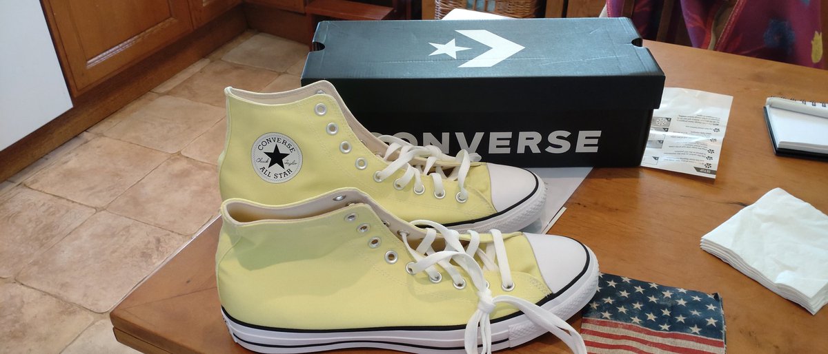 petterin1's tweet photo. #kesätennarit #zitron #ConverseZitron https://t.co/YsSXsHUXhc