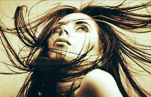 sanjaraic1's tweet photo. she leaves
everything she won
she leaves
everything she has lost
her distance
is measured in trees and
in sea that no longer sings
the war shattered
eagles' nests and eggs
today she invokes
a new domino play
walking away from
everything
she loved and
everything she lost

#vss365 https://t.co/VfFe9BHvMi