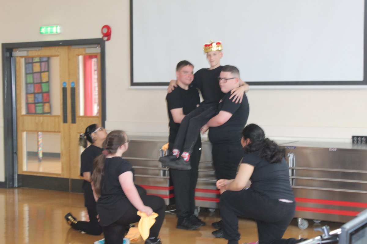 PWS_Students's tweet photo. On Tuesday our upper school Shakespeare group went to Archibald school to preform our version of King Lear. The students thought it was great and they enjoyed receiving the amazing feedback from everyone. Thank you to @Archi_Primary school and Kat from @TheRSC https://t.co/3DsFTJBKFi