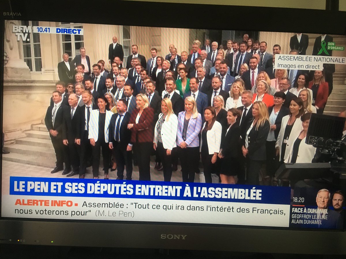 ekul_ykcul's tweet photo. @EmmanuelMacron C'est la raison pour laquelle les Français m'ont élu !!! https://t.co/5ejrIkneK3