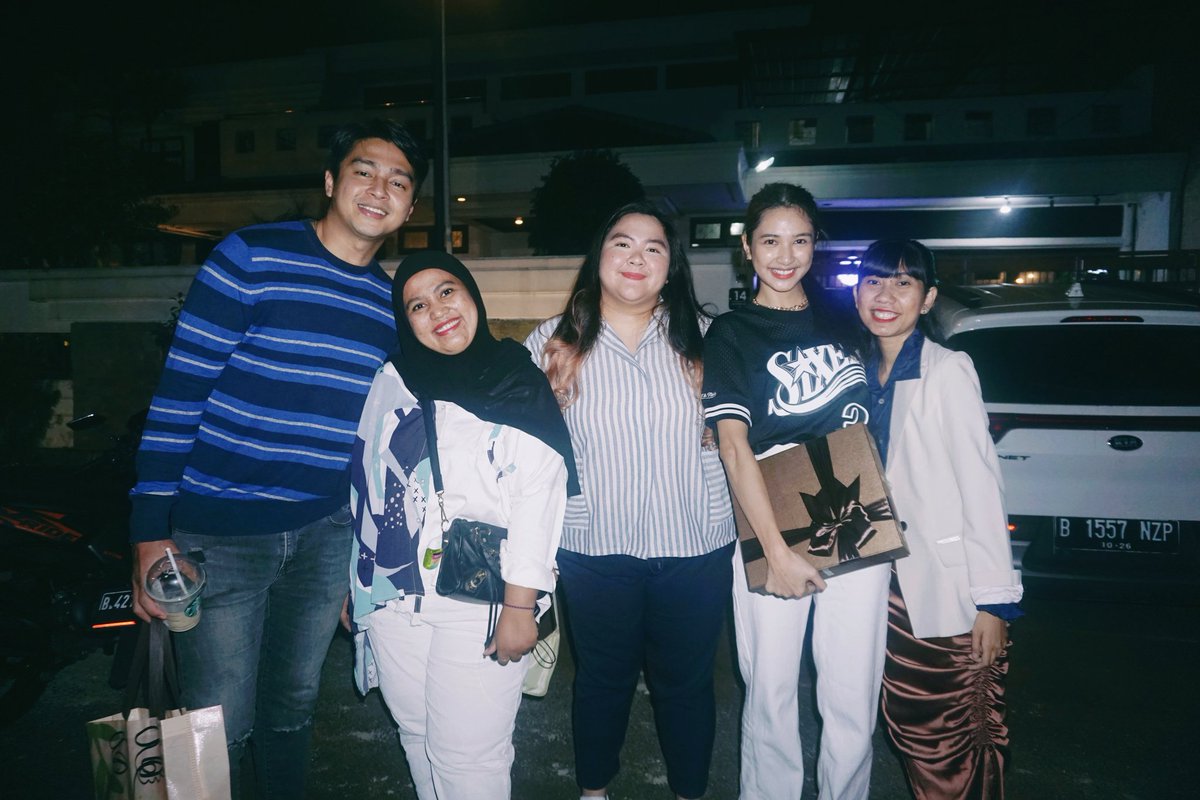 devalova_'s tweet photo. Ka @DevaMahenra at Nyala (Nyanyi Langsung)
Terima kasih untuk #devalova yang sudah datang 💙 https://t.co/CvwGpek3OI