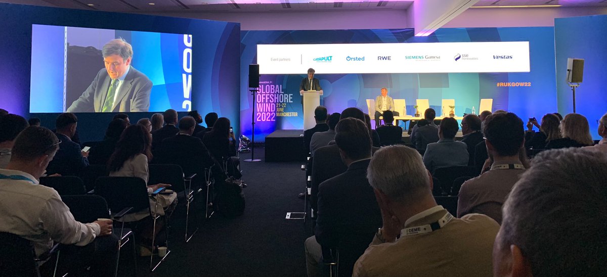 Full house at #RUKGOW22 for keynote address by The Right Honourable Greg Hands MP, Minister of State for Business, Energy and Clean Growth. Ian and Phil from HOTA will be on the Humber Offshore Wind Cluster Stand 266 for the rest of the day. Please stop by if you are at the show.