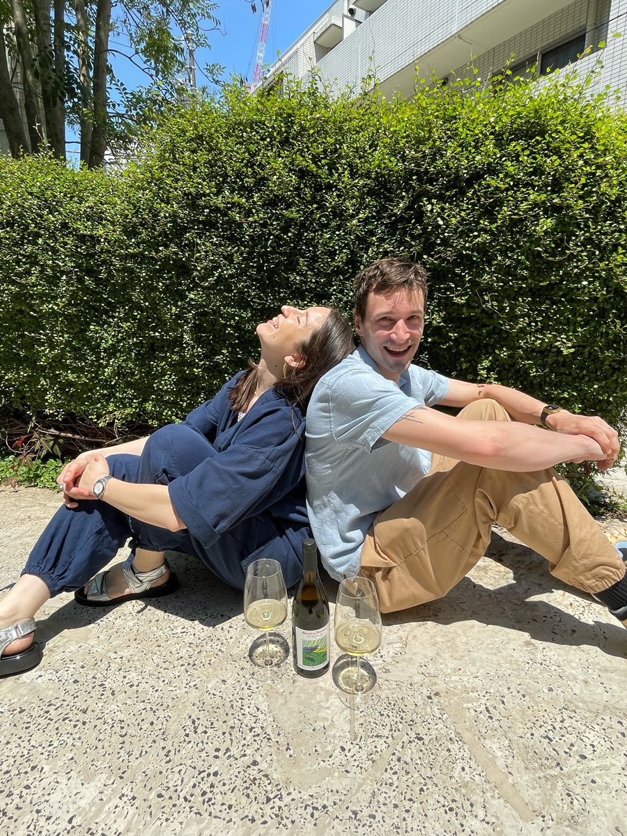 𝐁𝐞 𝐫𝐞𝐚𝐝𝐲 𝐟𝐨𝐫 𝐬𝐮𝐦𝐦𝐞𝐫! 𝐍𝐞𝐰 𝐰𝐢𝐧𝐞 𝐬𝐞𝐭 "𝐒𝐮𝐦𝐦𝐞𝐫 𝐁𝐫𝐞𝐞𝐳𝐞" 𝐫𝐞𝐥𝐞𝐚𝐬𝐞𝐝✨
夏が待ち遠しい・・・！爽やか白ワイン２本セット「初夏を感じて」🌞
▶️ ow.ly/ZTz450JvONu
Wine differently
ちょっと、乾杯。