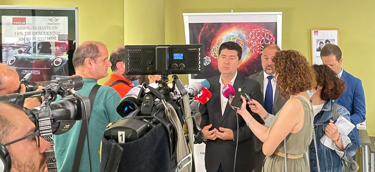 javiergarciamar's tweet photo. Y luego dicen que la ciencia no interesa... Gracias, @FCTQ_uclm, por la oportunidad de contar cómo la química nos ayuda a crear empleo, generar riqueza y mejorar nuestra calidad de vida en el #YoungScienceSymposium de la @uclm_es https://t.co/bNs2rlIM3m
