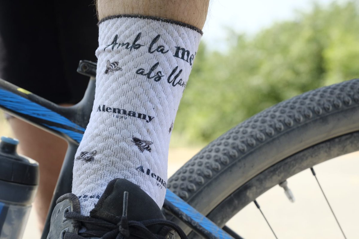 alemany1879's tweet photo. Un any més, #Alemany1879, amb la @cat7cents.🚲

Sempre és un plaer aportar energia natural als participants de la cursa. Una cursa que ens sentim especial, ✨ ja que passa pel nostre territori, el Montsec. 

Enhorabona a l'organització per aquesta vuitena edició. 
#UniversAlemany https://t.co/adt9iZ6cwt
