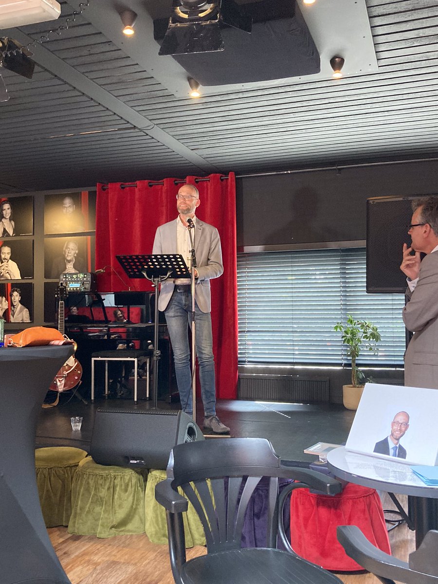 Dat was het dan.
Ruim zeven jaar geleden mocht ik wethouder worden in mijn eigen #Baarn. Boeiende en interessante jaren waarin ik samen met andere collega’s heb geprobeerd Baarn mooier te maken.
Dank, voor de goede ideeën, mooie gesprekken en grote stappen die we konden zetten.