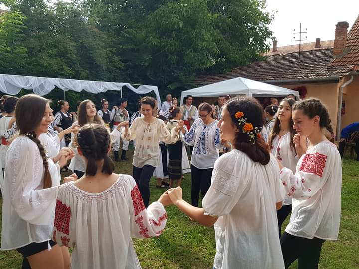 On June 24 we mark Geopark Day, the  Romanian blouse - Ia day, and the Sânzienele. Three celebrations in a single event. We also have other reasons to celebrate because we had a period full of events and activities that included the #EGNWEEK2022.