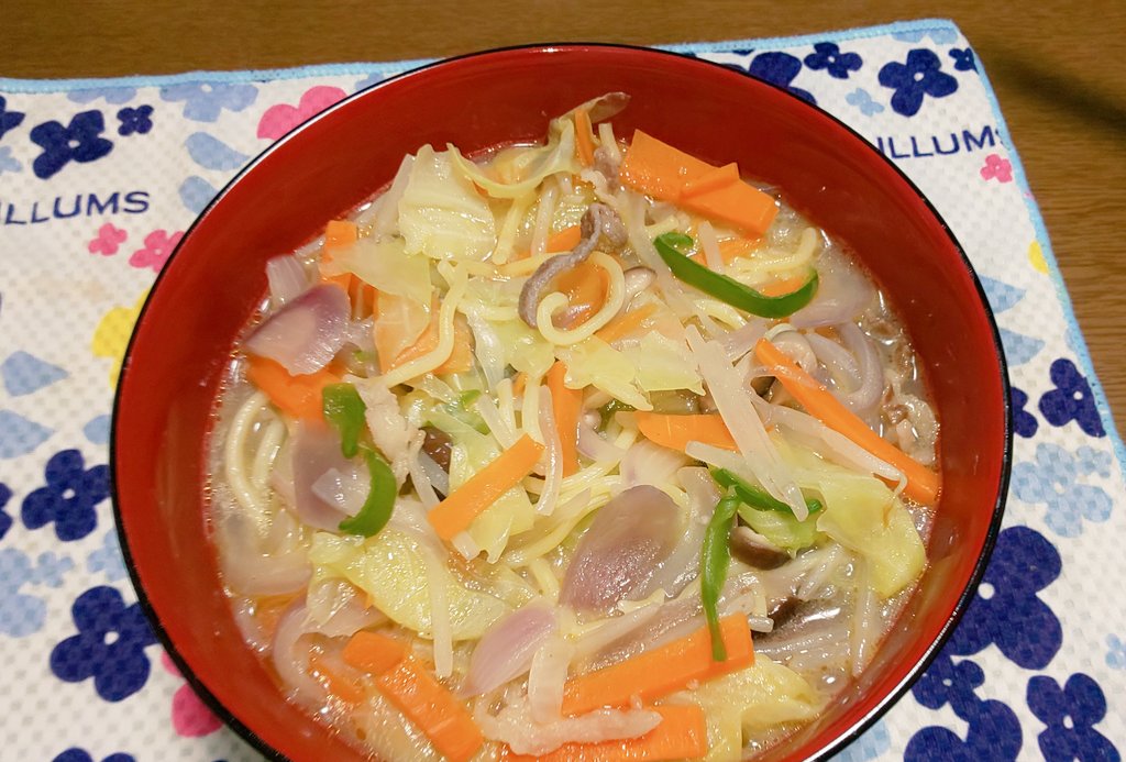 殿下、本日は冷蔵庫整理ラーメンになります。 