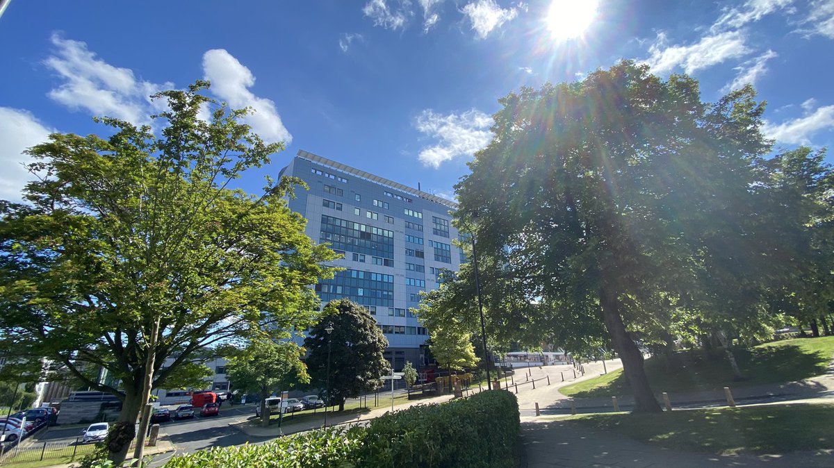 amsharif's tweet photo. Lovely day on campus - just perfect  #myuniversity @UniofBradford https://t.co/2q7TFfmsWD