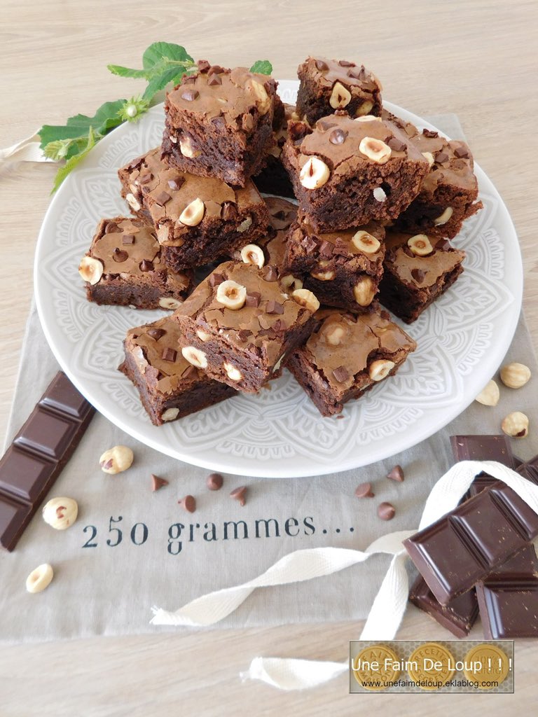 unefaimdeIoup's tweet photo. Brownie à la pâte à tartiner choco’ noisette

Ma recette pas à pas : https://t.co/BlLFePvqkE 

#chocolat #brownie #brownies #noisette #gourmandise #food #choco #tuto #dessert #patisserie https://t.co/KnUssx6cFq
