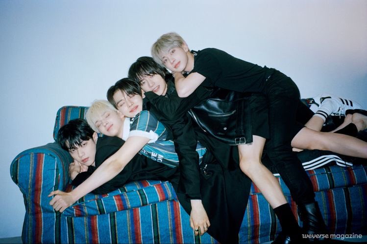 allbtsstan's tweet photo. @eeennaira @katwinawosales @camilleabellen @AdiMinKim @agustdzi @Ai_Nihil18 https://t.co/TBGKfjAf3i