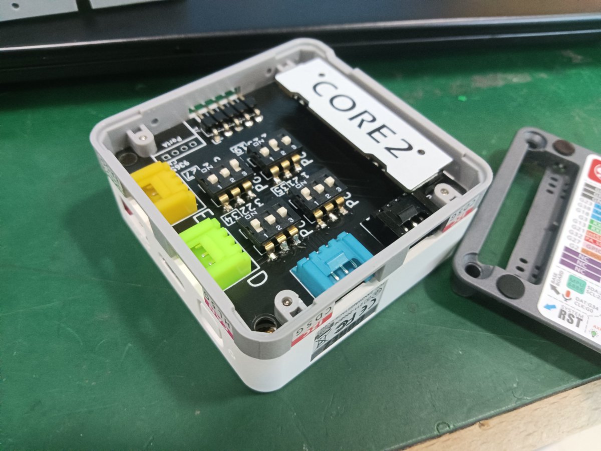 akita11's tweet photo. 夕方にJimmyが来て、Groveコネクタを生やすボード(ExtPort for Core2)の状況確認。機能はOK→早速量産に入ろう、基板データちょうだい、個数は100個、サイン書いてね。ケース部これから発注だから色選べる→基本のグレーで。製品ページの情報をまとめて、マーケと売り方相談。ここまで5分。 #SZdiary https://t.co/IA3FVwq98u