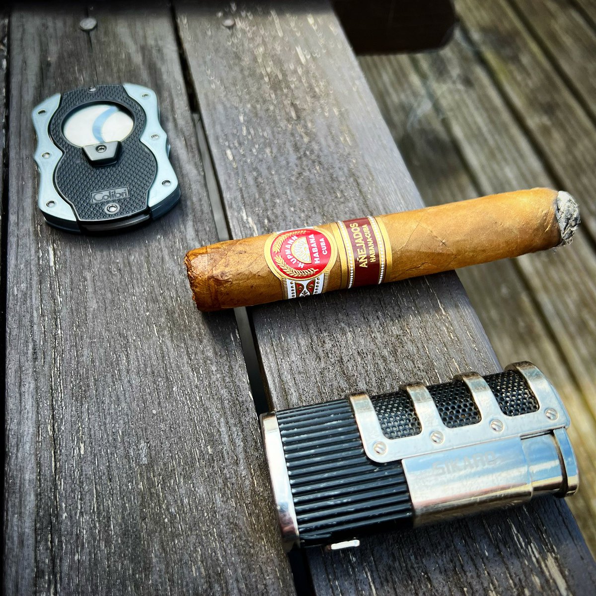AXISPAW1's tweet photo. Bangin day calls for a bangin stogie
H. Upmann Robusto Añejados
Sun is shining, no wind (in Scotland 🤔)and birds chirping
@CASCshop
@CASCbar
https://t.co/TRLhjdKDPl
#hed #barevolution #cascnation #casc #cascbar #cascshop #cigar #cigarpunk #cigaraficionado #cubancigars #stogie https://t.co/koYbr9h2wC