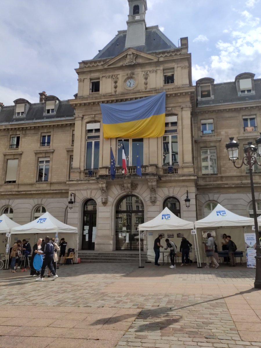 A la <a href="/mairie15/">Mairie du 15</a> pour la journée de rencontres autour du #handicap dans le cadre du forum associatif.