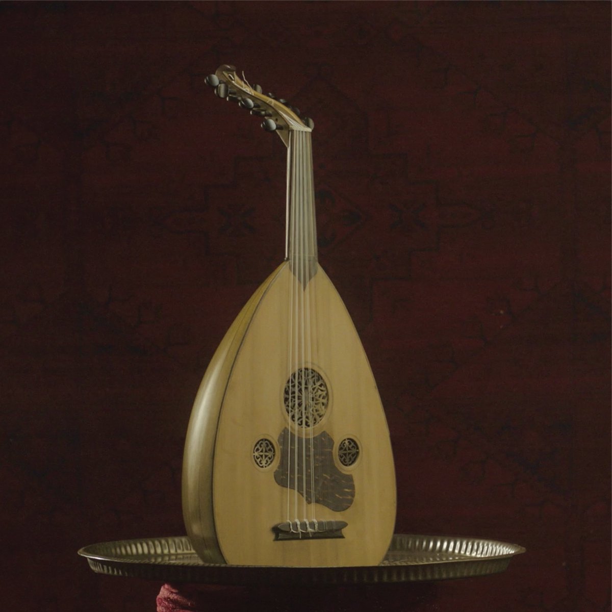 GM🪕

Although the inventor of the oud instrument is unknown, it is rumored that the person who added the fifth string to the oud was a mathematical genius.

superrare.com/0xfc749b60a707…