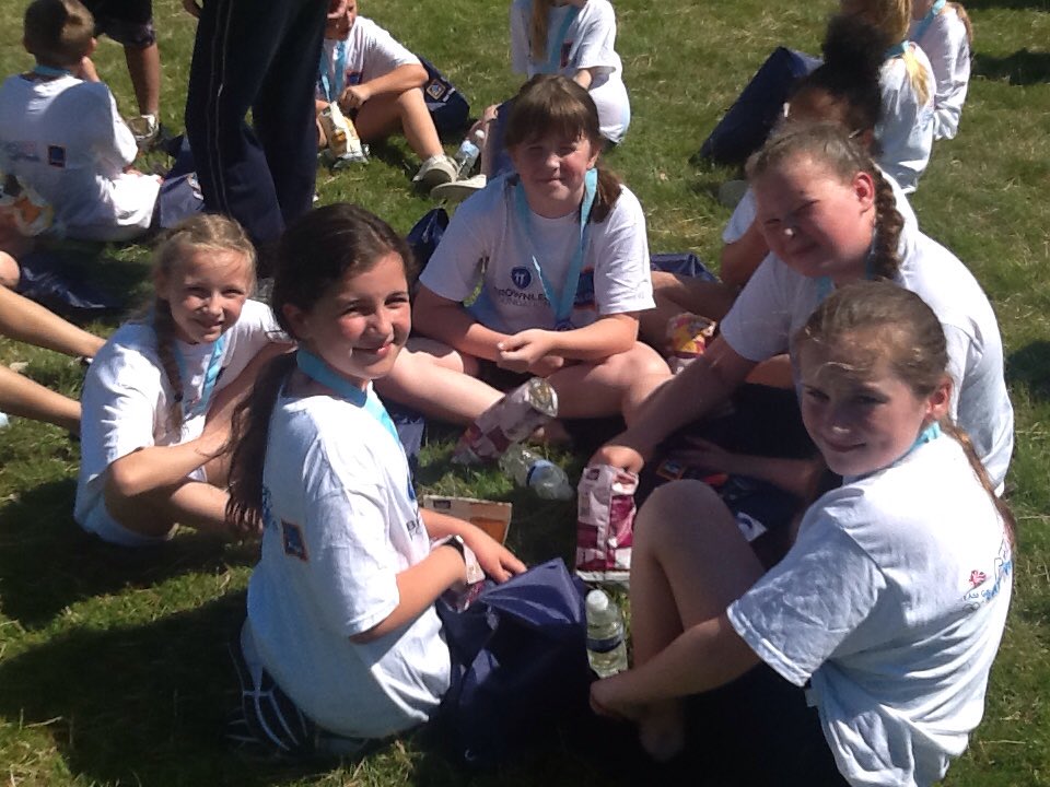 westheathprim's tweet photo. Half of the children from Year 5 had the brilliant opportunity to participate in a mini triathalon as part of the Brownlee Foundation. Here are some of the children enjoying their snack, some doing an extra run and finally a group photo. #WHPSClass12 #WHPSClass11 #WHPSPE https://t.co/pVgG1fUYlJ
