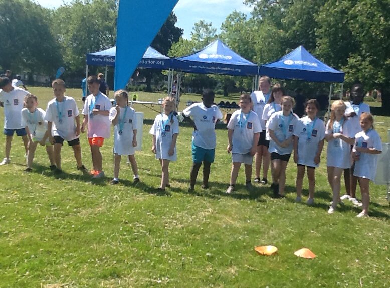 westheathprim's tweet photo. Half of the children from Year 5 had the brilliant opportunity to participate in a mini triathalon as part of the Brownlee Foundation. Here are some of the children enjoying their snack, some doing an extra run and finally a group photo. #WHPSClass12 #WHPSClass11 #WHPSPE https://t.co/pVgG1fUYlJ