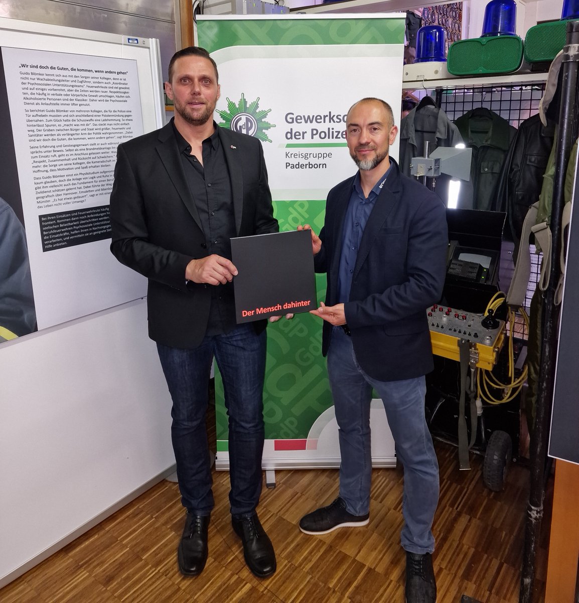 Auf Einladung unseres Kooperationspartners, der Gewerkschaft der Polizei - Kreisgruppe Paderborn, durften wir von OBRAMO in der vergangenen Woche eine besonders wichtige Ausstellung im Polizeimuseum Salzkotten besuchen.⁠
⁠