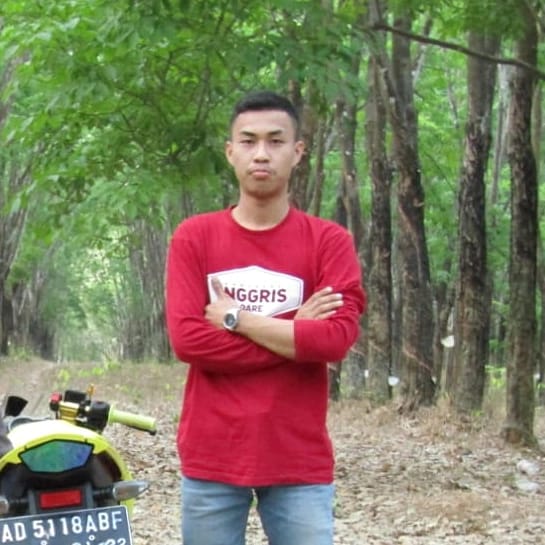 pratama0_'s tweet photo. Bissmillah.. 

Namanya Edi P, Bliau adlh sosok pengganti kembaran ku yg kini berbeda dunia, kini Bliau memiliki kemampuan indigo milik kembaran ku, mudah"han apa yang ku titipkan padanya bisa ia jaga dan manfaatkan dengan baik, aamiin 🙏 https://t.co/JdkTQtiVzI