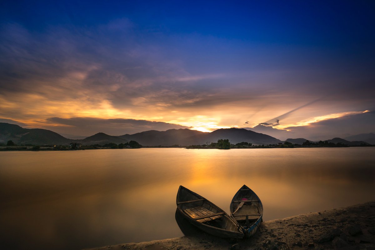 doseof_art's tweet photo. Two Boats Docked On Seashore
#nftart #NFTCommmunity https://t.co/vmYLDagt4G