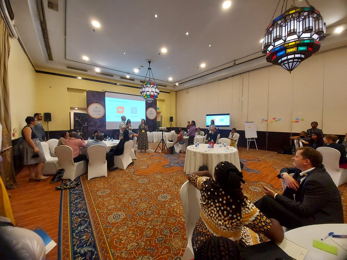 Amazing round table on designing with funders <a href="/AKF_Global/">Aga Khan Foundation</a> <a href="/schools2030/">Schools2030</a> @OECD_Centre <a href="/Foundation_JF/">Jacobs Foundation</a> <a href="/VVOBinUganda/">VVOB in Uganda</a> best role play exercise I've played in a while