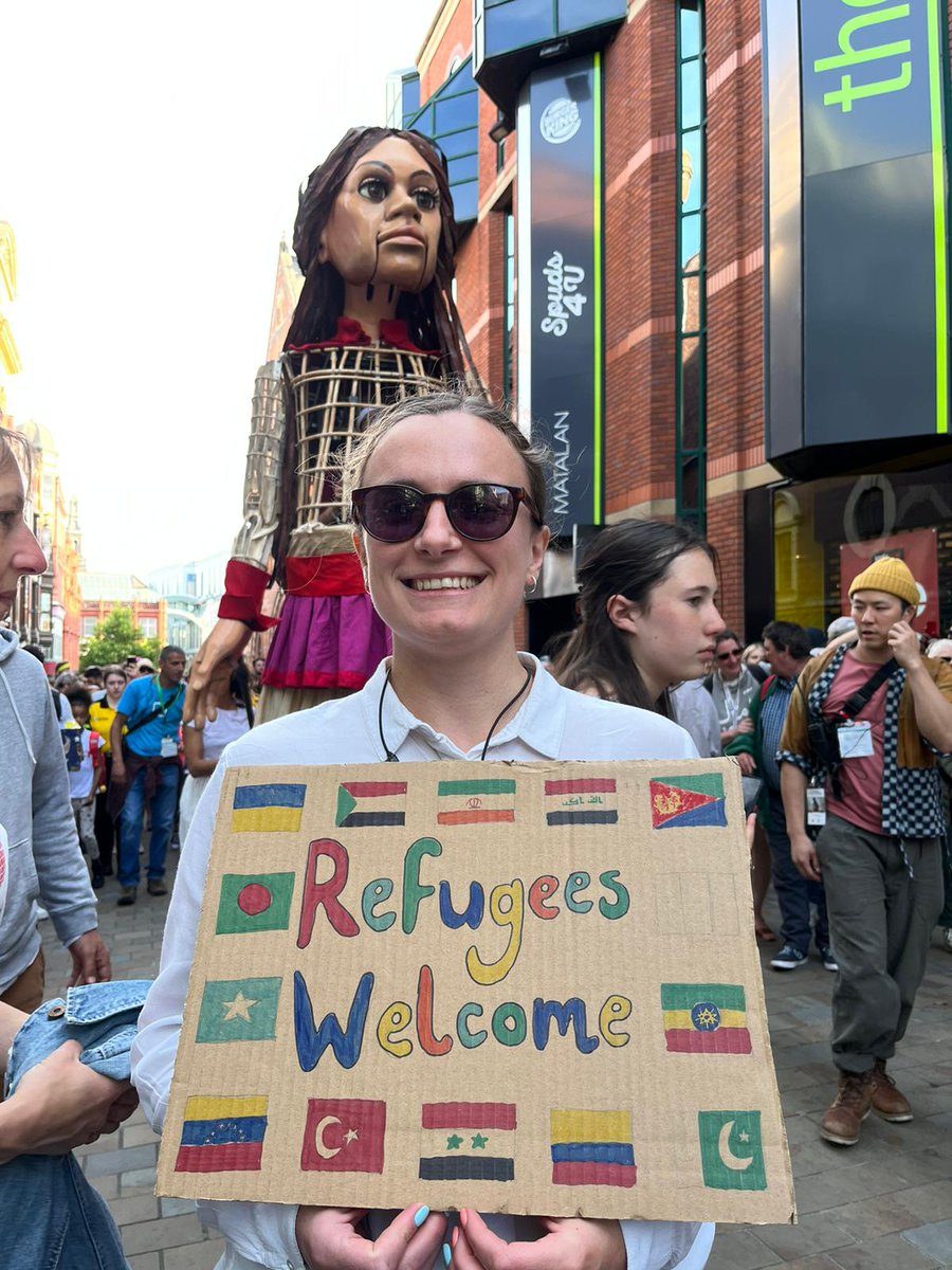 leedssanctuary's tweet photo. Anna and #leedscraftivists loved seeing Little Amal in Leeds on Monday, such a big crowd sending the message that refugees are very welcome in our city. @AsylumMatters 

#asylummatters #chooselove https://t.co/cLklmHywlX