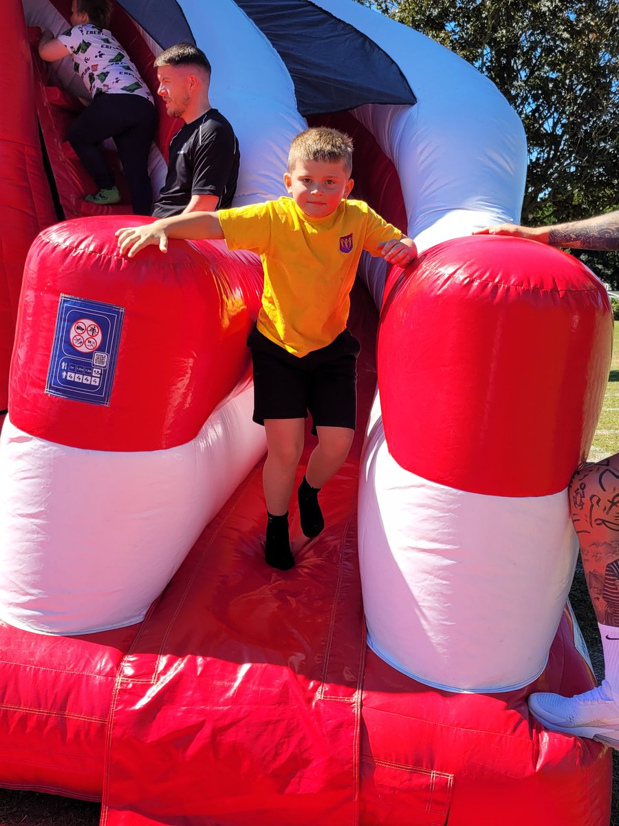amberEPS's tweet photo. We have loved our turn on the slide as part of sports week! @PE_EPS1 @PrimaryElaine @active_sh https://t.co/rnjTdxE3v9