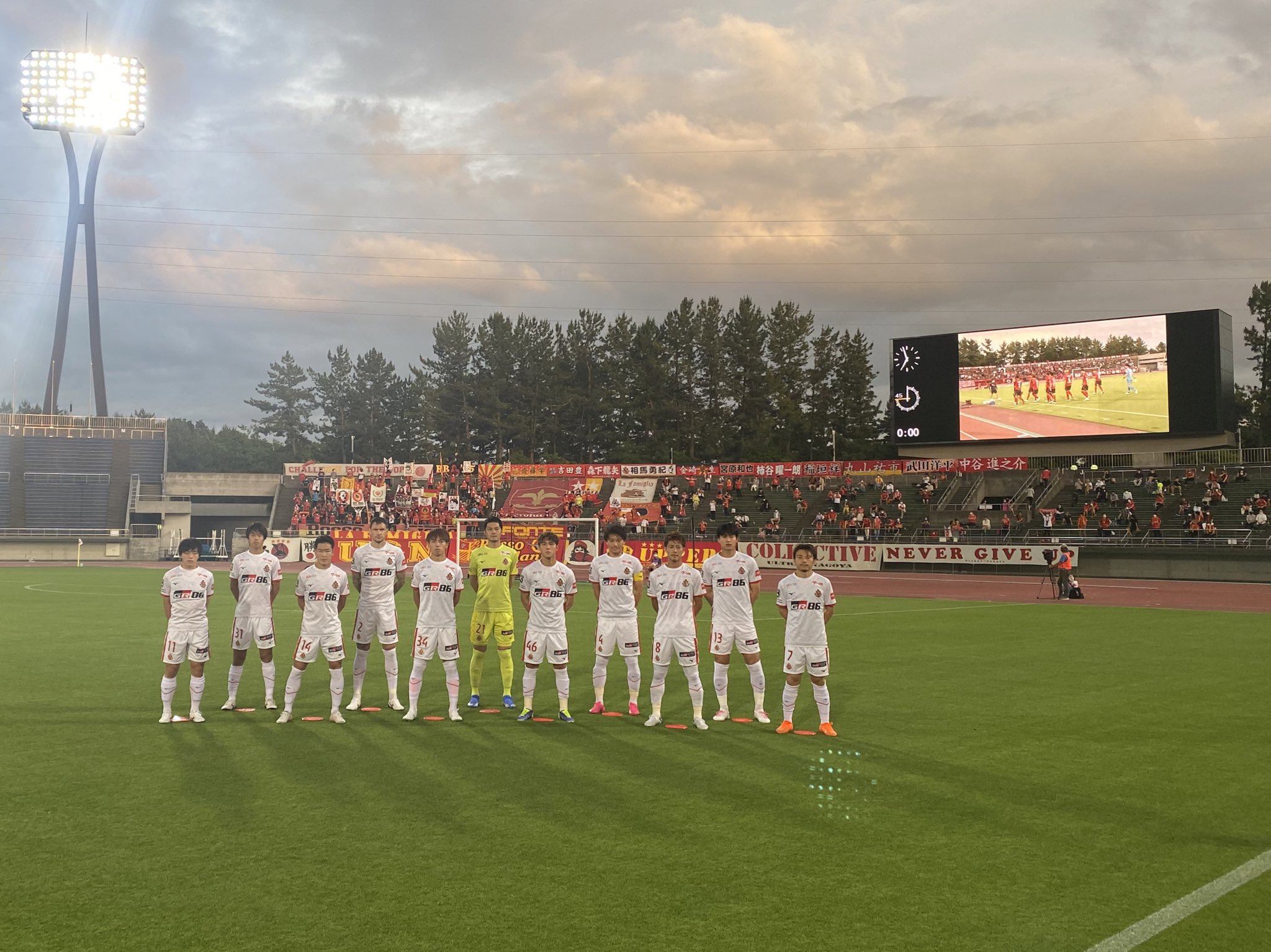 名古屋グランパス Nagoya Grampus Vs ツエーゲン金沢 Kick Off 名古屋グランパスと一体となって闘いましょう 天皇杯 天皇杯 名古屋金沢 Grampus T Co Uiiq25u2kb Twitter