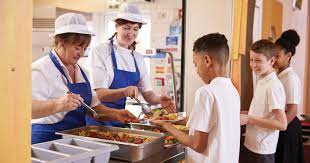 Fantastic to see progress being made in Wales to ensure all primary school children receive a free school meal.  The rollout starts in September 2022 for reception children and will extend to Years 1 &amp; 2 by April 23!

#freeschoolmeals #endchildfoodpoverty #welldonewales