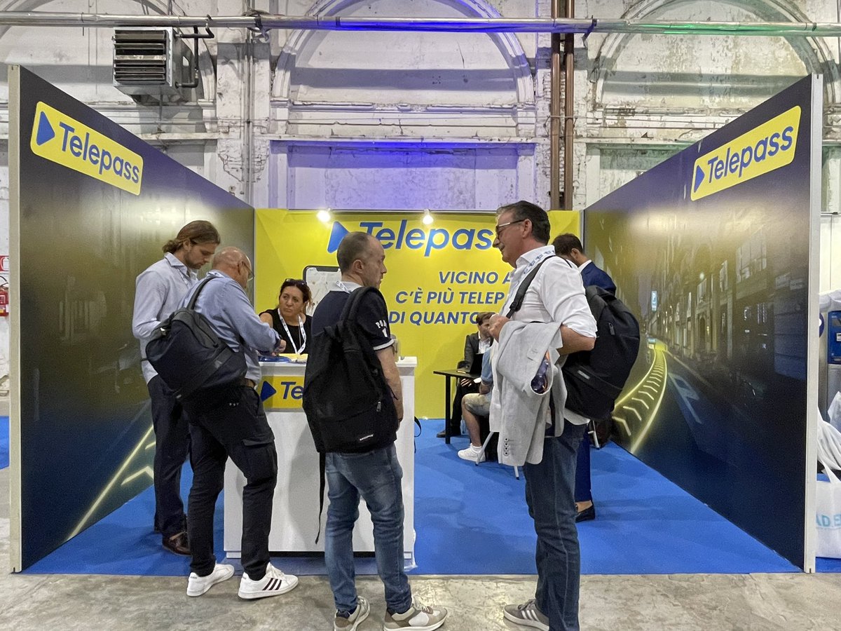 telepass's tweet photo. Siamo a #Firenze ai #PDays, la manifestazione dedicata alle soste, organizzata da AIPARK, per incontrare colleghi di altre aziende e raccontare il mondo dei parcheggi di #Telepass.
#LaViaDellaSemplicitá https://t.co/5NtBNOq57M