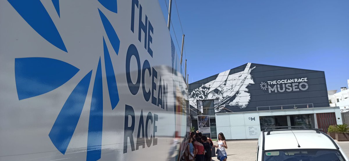 colegio_rcajal's tweet photo. 📍En Alicante. Visitando la ciudad y el @Volvo_OceanRace con nuestros alumnos #2ºESO 
.
.
#Torrevieja2022 #excursioneschulas #colegiosconalma https://t.co/vclXmfPNV6