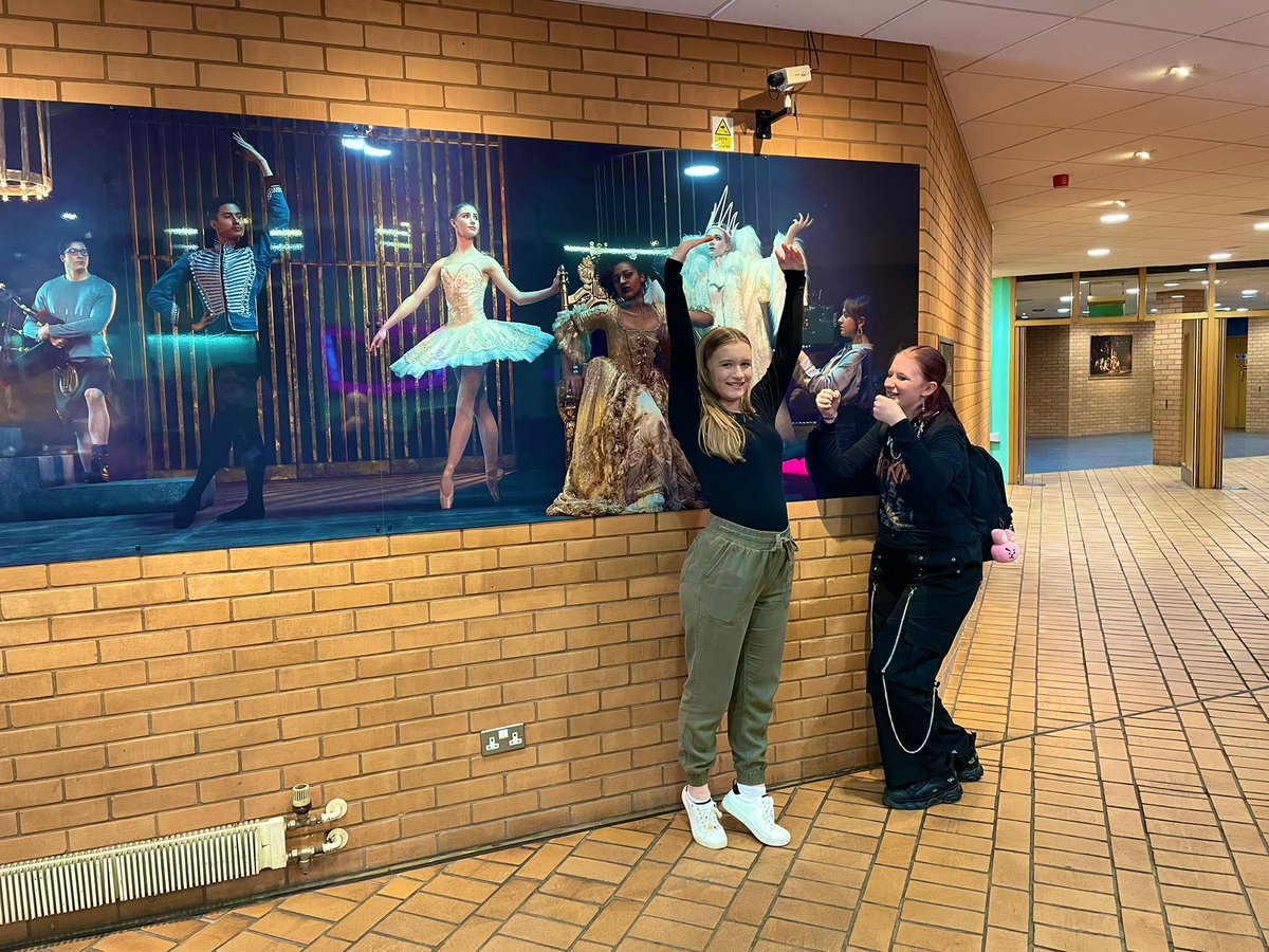 misscrawford__'s tweet photo. First stop of the day @RCStweets tour of campus - exciting stuff 🎭🤩💖 #WeAreFHS #FHSRewardsDay https://t.co/Ngr20Qha4s