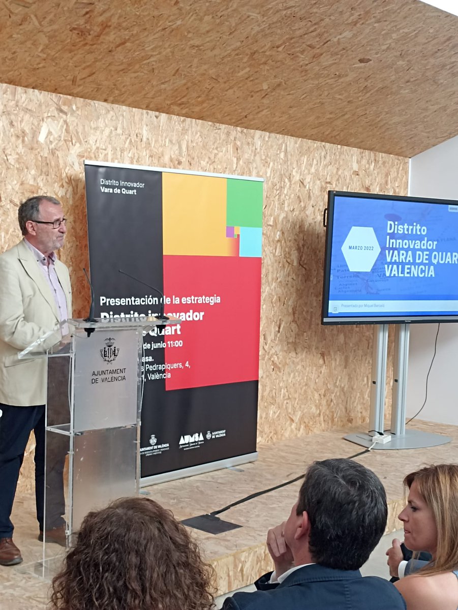GoHubVentures's tweet photo. 🏙️ Talento, #tecnología y calidad de vida. El urbanista @miquelbarcelo2 impulsor del 22@ de BCN presenta la estrategia Distrito Innovador Vara de Quart en #Emivasa @GlobalOmnium

🧲 Un polo tecnológico que reforzará a #Valencia en el mapa de ciudades innovadoras @VLCTechCity https://t.co/R85euuToMr