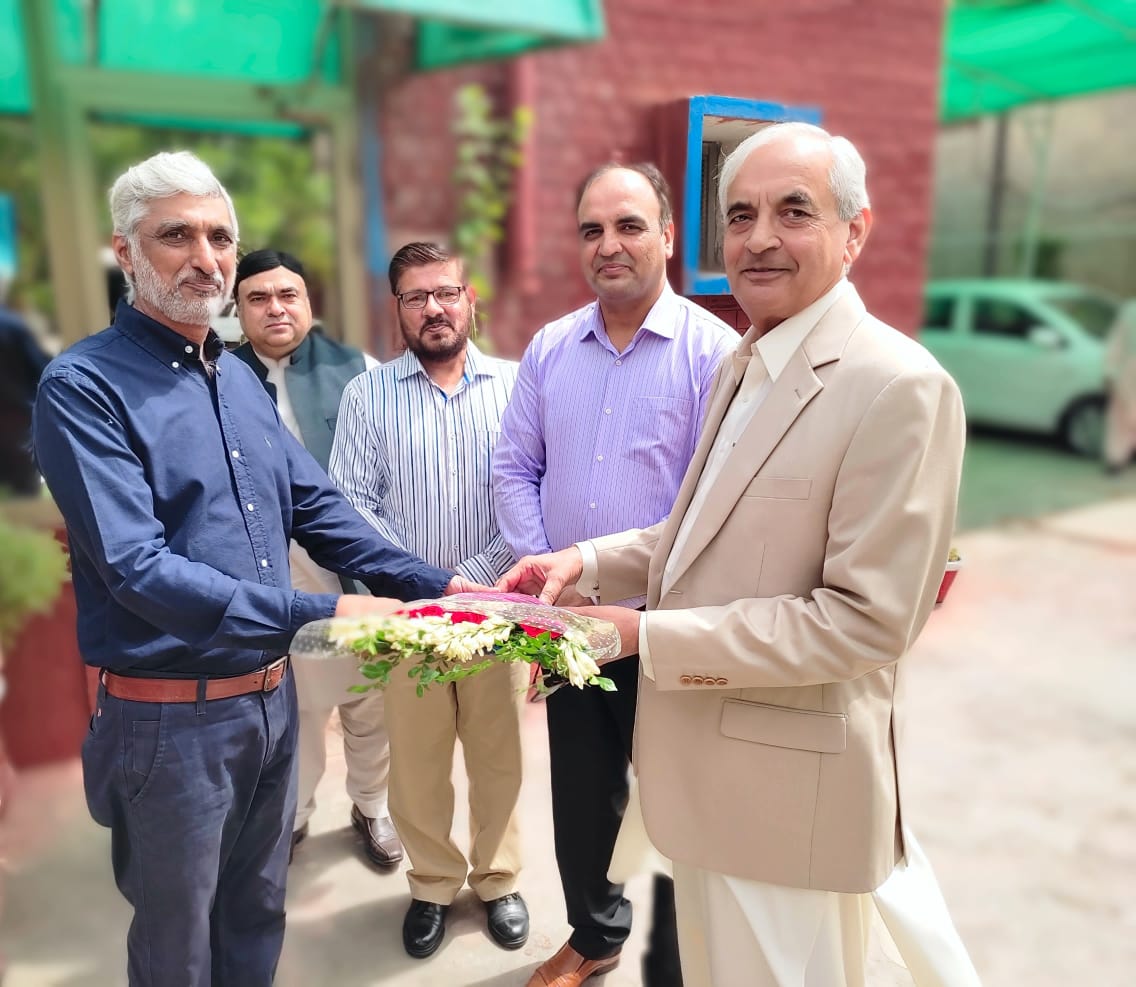 PVTC_Official's tweet photo. Inauguration &amp; #MOU Signing Ceremony of launching #Amazon #VirtualAssistant Course in collaboration with #ACEConnect https://t.co/ude6aXvj06 at @VTI_Multan_PVTC held on Wednesday 22.06.2022. Hon. CHM. #PVTC Maj (R) Shahnawaz Badar was the Chief Guest of the inaugural ceremony
1/6 https://t.co/FqgYgW6FSp