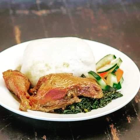 kairos_meals's tweet photo. Broiler chickens taste nice but Makhaya Chicken has a different unique flavour.
#Ukudlakwabantu #UnityVillage
@SMununuri @NcubeLison @RaisedonB @NkalaNkue https://t.co/mvl91WzxSH