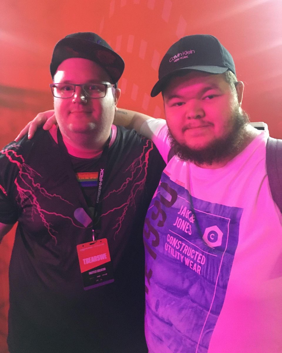 SwegamersG's tweet photo. Me and @Tbearswe was on @DreamHackSE this weekend and we had a blast thanks for the event and to all the people we have meet see you guys to next time next up DHW22 ❤️❤️ https://t.co/8jkgBlqHcp