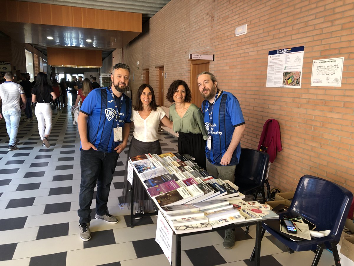 HackbySecurity's tweet photo. Los #ciberdelincuentes no paran, nosotros tampoco; mañana épica en @C1b3rwall para ver grandes amigos como @0xWORD, @martrudix, @securiters, Dr. Santiago G.-González, #Auditech y un largo etcétera.
#hackers #formacion #POLICIANACIONAL https://t.co/Lx8u8sAYwp