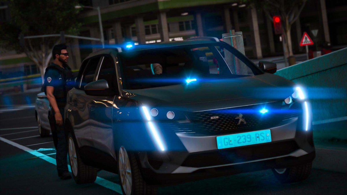 La nuit 🌙
Les équipes se relaient pour assurer la sécurité de la population 👮‍♂️💪
#Simulation