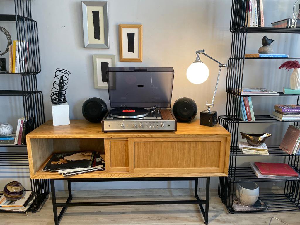 ArsivDesign's tweet photo. Ruhu olan mekanlar Arşiv Dizayn ürünleriyle yaratılıyor 🤩

We care about designing wisely.

#dekorasyon #dizaynmobilya #homedesign #designdeinteriores #handmade #interiordesign #decoration #furniture #mobilya #luxury #özeltasarım #tasarım #elyapımımobilya #moderndekorasyon https://t.co/CFgT58Yivj