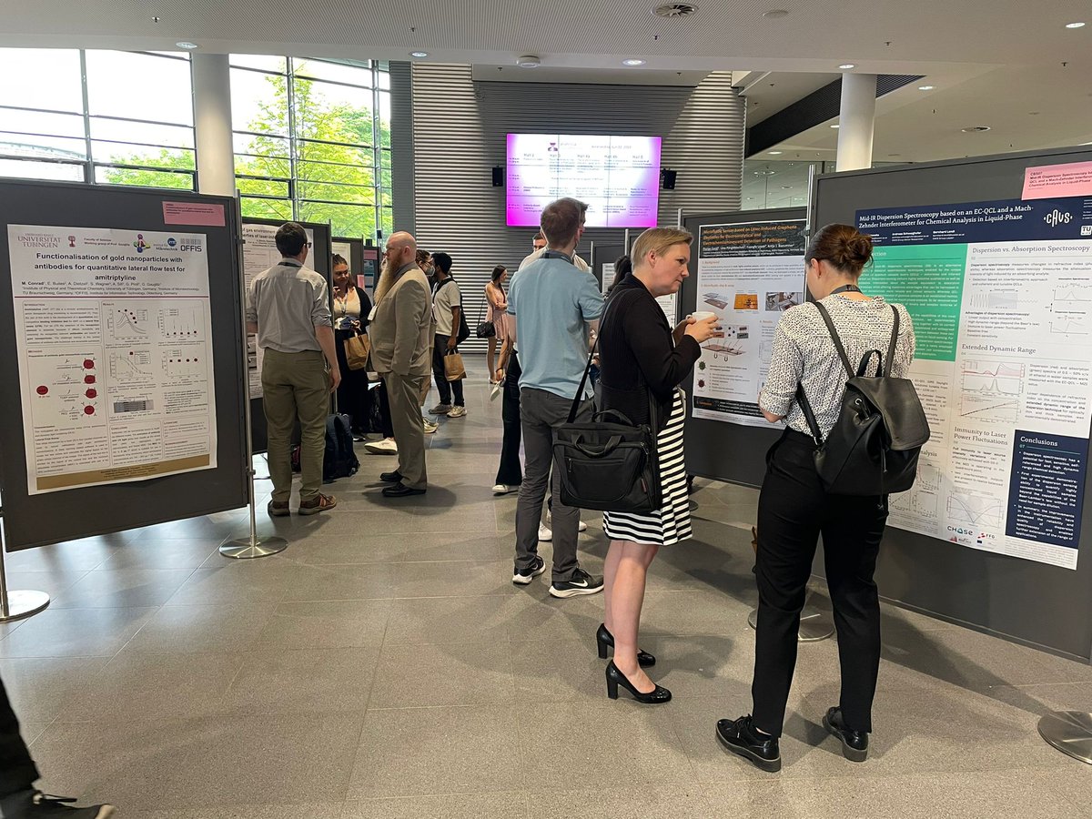 GDCh_aktuell's tweet photo. Impressionen von der gut besuchten analytica conference @analyticaFair @GBM_eV #dgkl #gdch🤩 https://t.co/GAasmJ4HKC