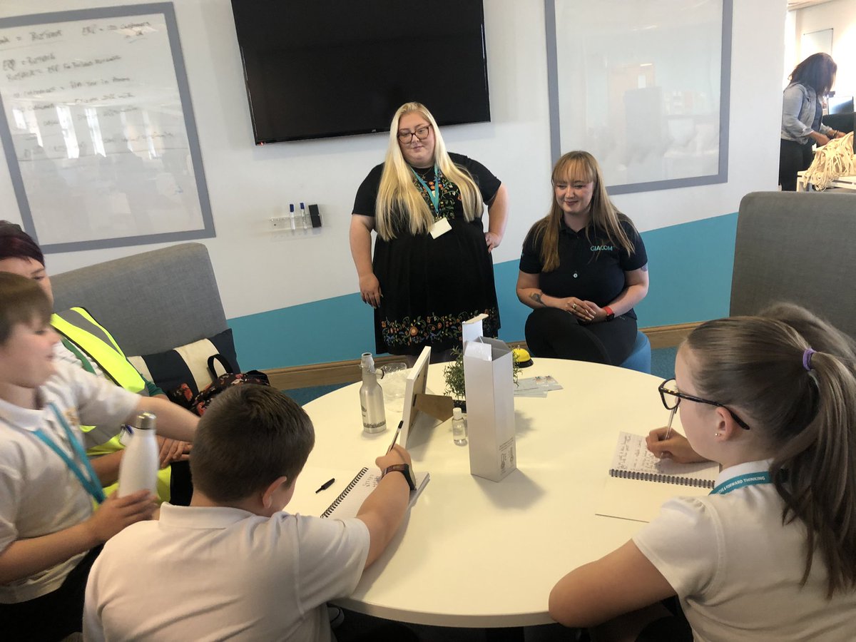 childrensuni's tweet photo. Sales: The children were given the task to sell a new style water bottle to one of the @GiacomCM team. Each pair had to write a pitch and then present it. The winners even got “paid” and could ring the sales bell!
#Adayintheclouds https://t.co/MmYn0W3ZWT