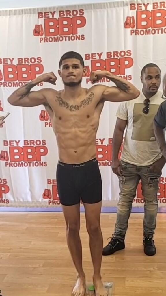 Godshandspeed's tweet photo. @MatchroomBoxing @TMobileArena @Canelo @GGGBoxing @DAZNBoxing Just take a look at one of the most feared lightweights in the world in Brandon “Ace” Vega 1-0 1KO! 6X Olympic champ! https://t.co/2ayhfaYvIt