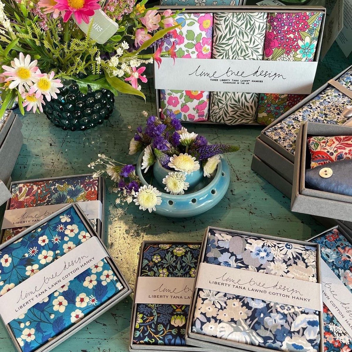 TheDiscoverApp_'s tweet photo. This stunning gift and home-wear shop, Lottie Mutton, is celebrating being a member of the Saffron Walden high street for 20 years today ๐๐
#homedecor #saffronwalden #giftshop #shopindependent #shopindependentuk #uniqueshopping #discoverosomewherenew https://t.co/XH7IUCbFpC
