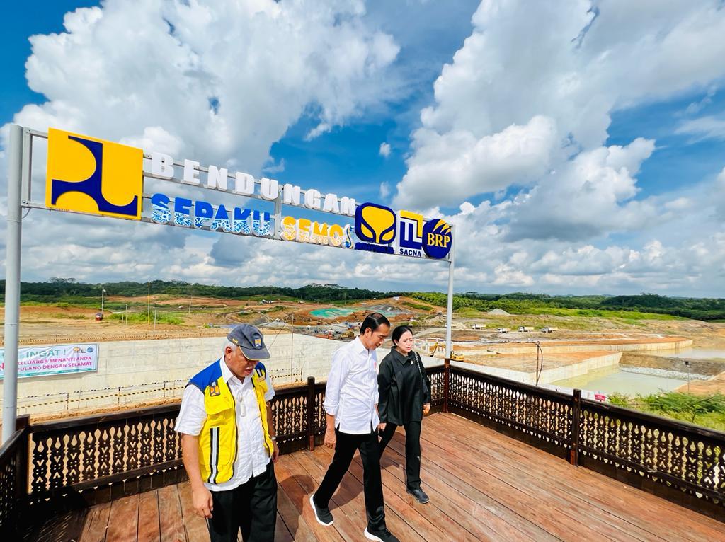Pembangunan Bendungan Sepaku Semoi di Penajam Paser Utara sudah mencapai 56 % dengan target selesai awal 2023. Bendungan ini akan memasok air baku untuk kawasan Ibu Kota Nusantara sampai Balikpapan. 

Juli nanti, pemerintah mulai membangun jalan utama dari jalan tol Balikpapan.