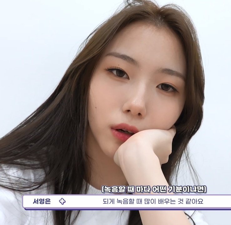 youngeunspics's tweet photo. will never get tired complimenting youngeun visuals ✨ https://t.co/7RPMvOF6aT